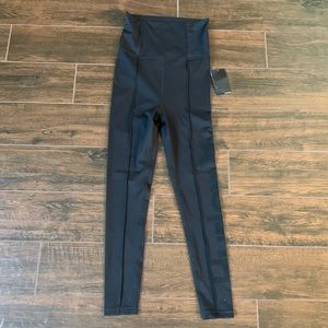 Hurley In or Out of water leggings NWT